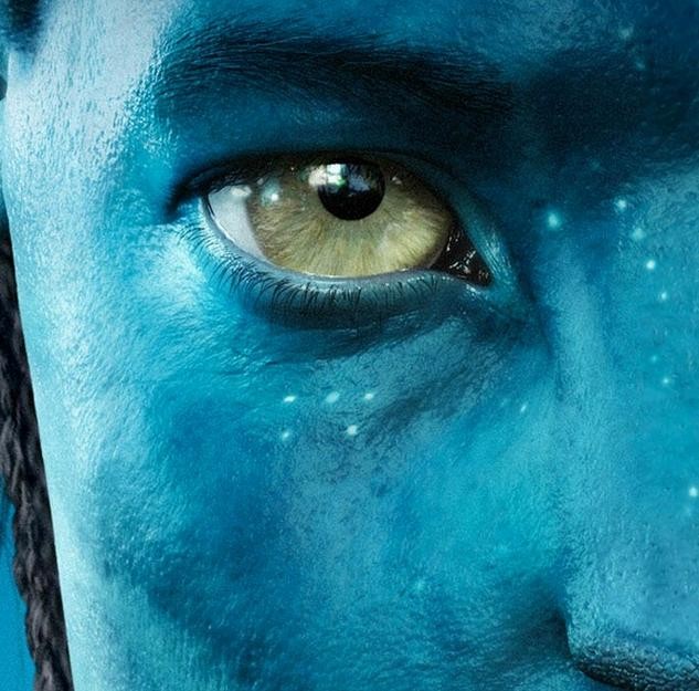 Avatar cũng trở thành bộ phim đầu tiên có doanh thu 2 tỷ USD trong lịch sử điện ảnh thế giới.